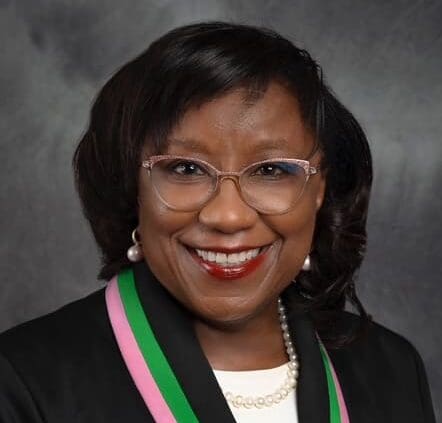 Linda Lucas, Co-Chairman